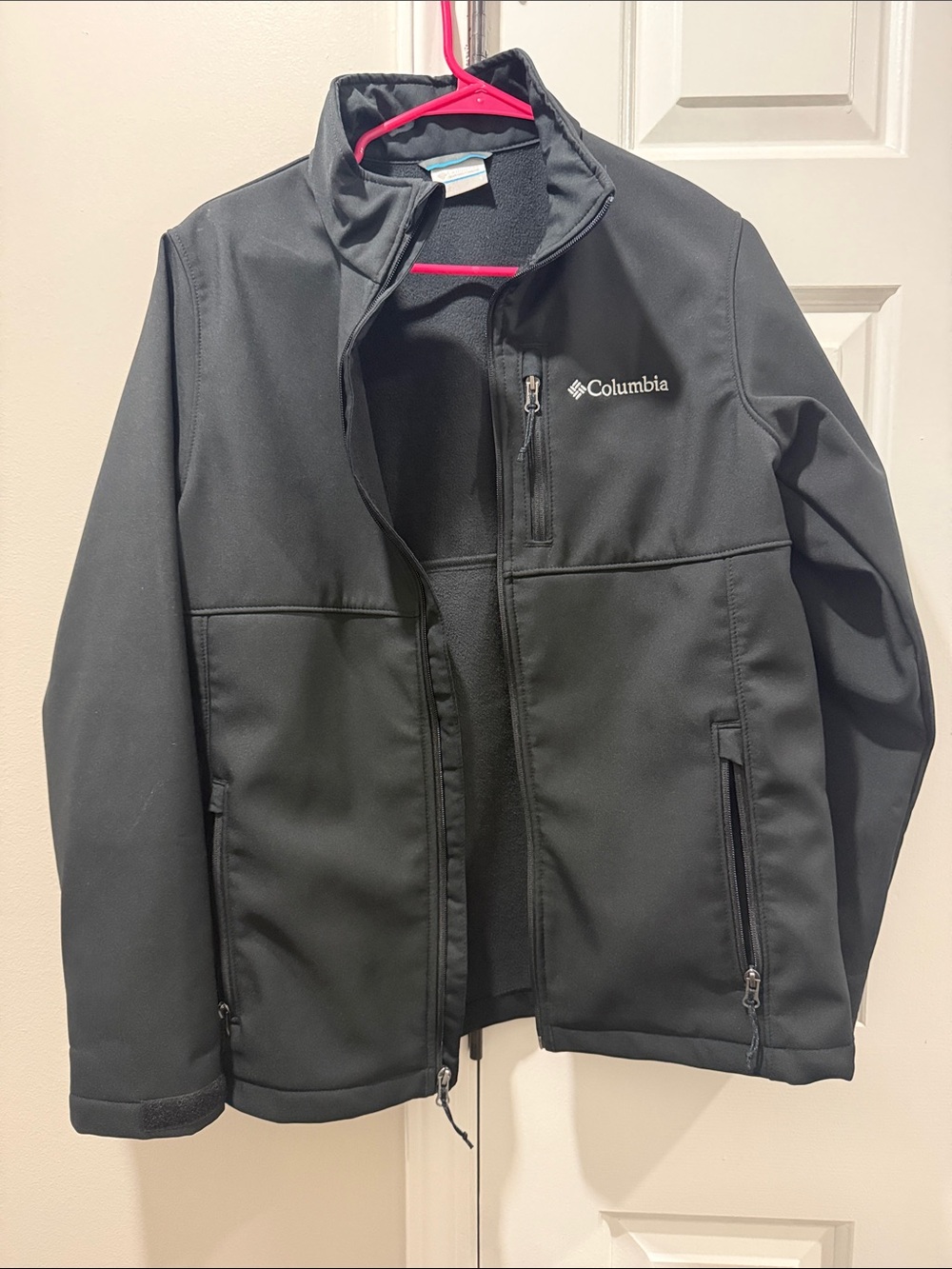 Columbia Men's Black Performance Softshell Jacket
